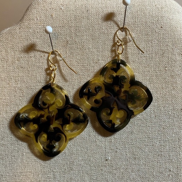 NWOT tortoise earrings​ - Picture 1 of 2